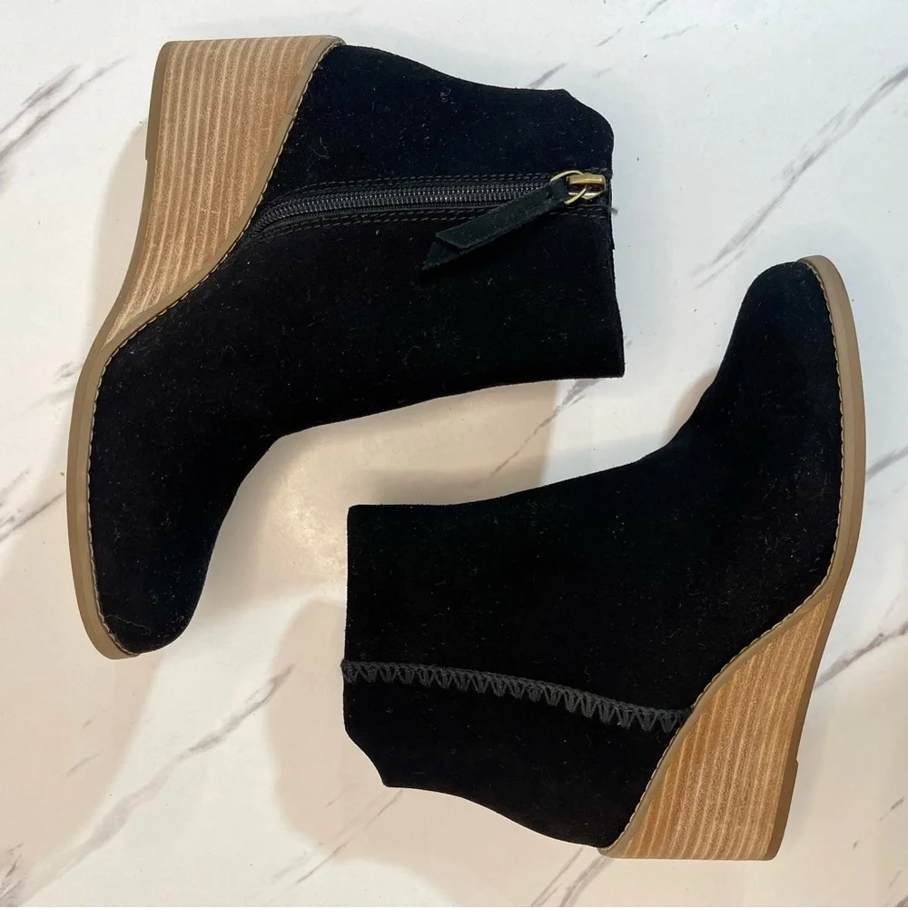 TOMS Joanna Black Leather Wedge Ankle Boots- Women's Size 7.5